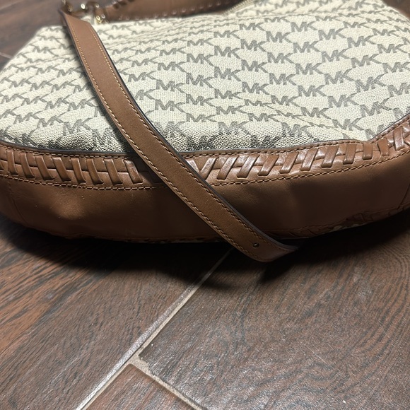 Michael Kors Purse - Picture 6 of 7